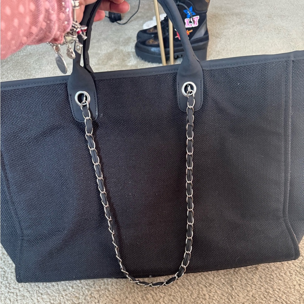 Lily & Bean Black Chain-Handle Tote Bag